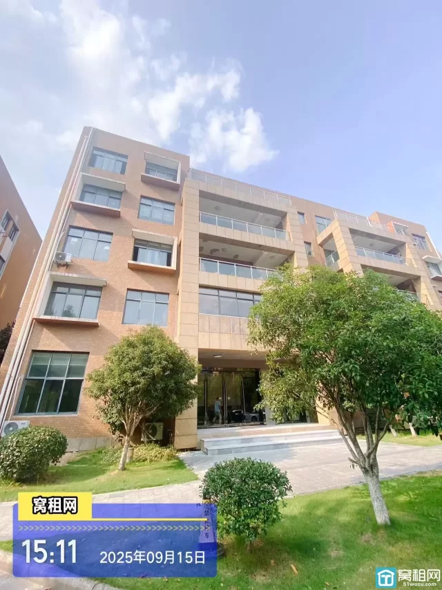 宁波镇海创E慧谷停车场收费