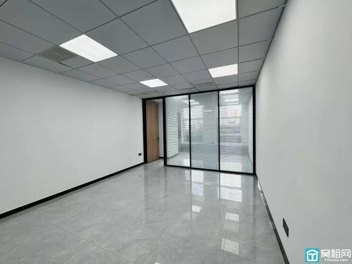 高新区全新装修涌金大厦90平一个隔间，朝南特价2999办公室出租