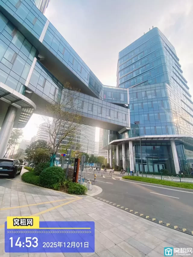 物产城投大厦停车包月收费多少？