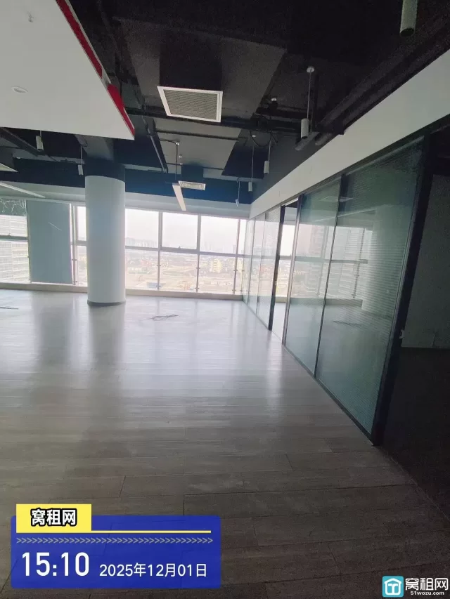 东部新城地铁1号线7号线盛莫路站写字楼浙江创新中心出租322平米