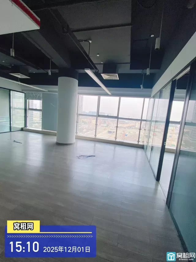 东部新城地铁1号线7号线盛莫路站写字楼浙江创新中心出租322平米