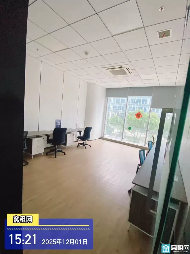 东部新城生态走廊附近众创空间小面积出租6人位3600元/月