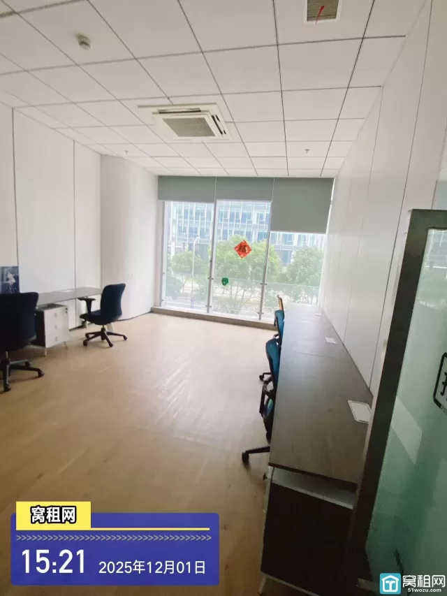 东部新城生态走廊附近众创空间小面积出租6人位3600元/月