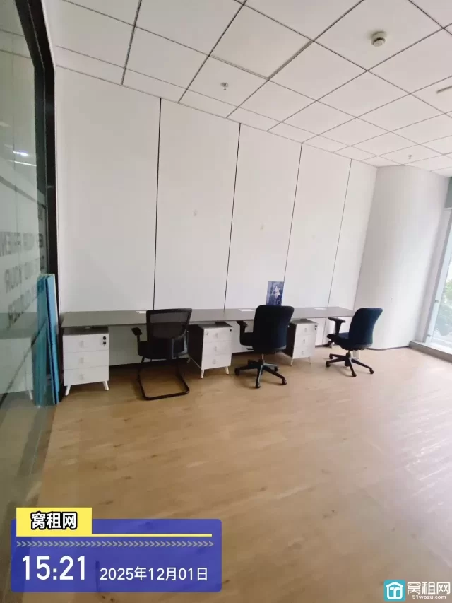 东部新城生态走廊附近众创空间小面积出租6人位3600元/月