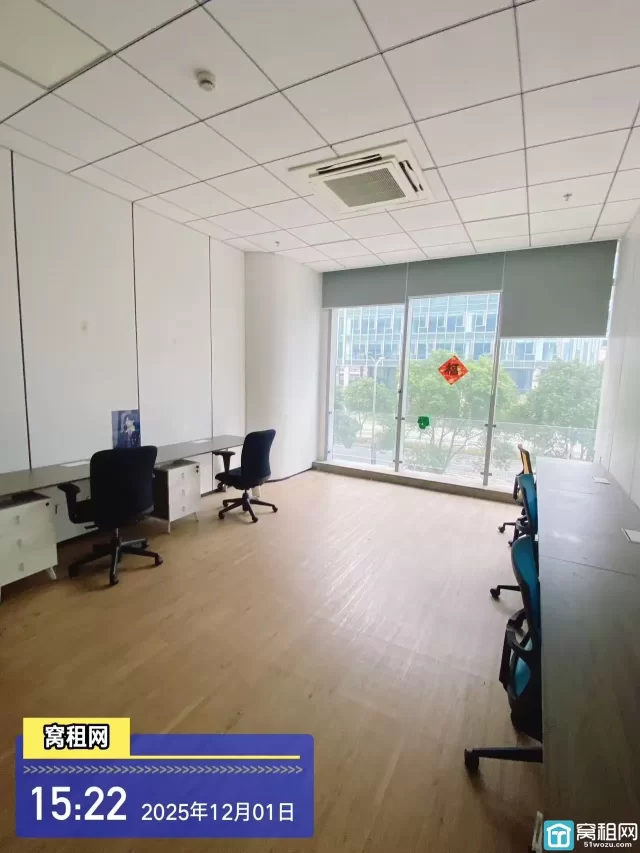 东部新城生态走廊附近众创空间小面积出租6人位3600元/月