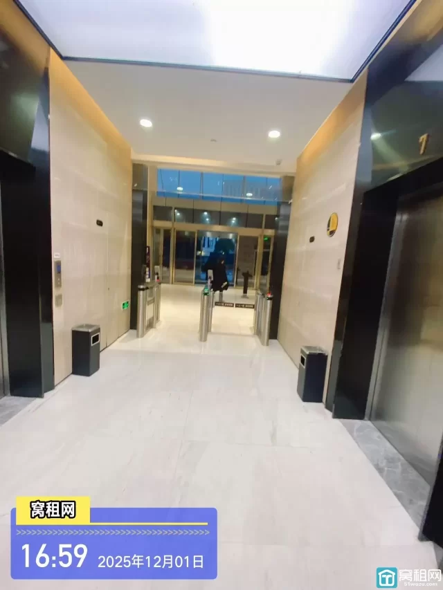 银泰大厦(图16) 银泰大厦(图16)