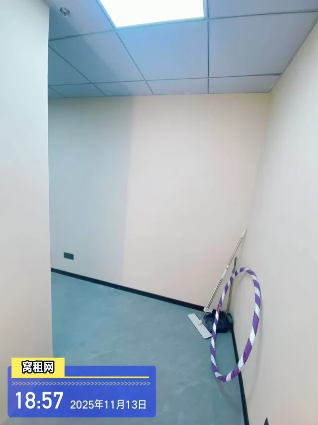 宁波江北山姆超市隔壁写字楼55平米朝南3000元/月出租