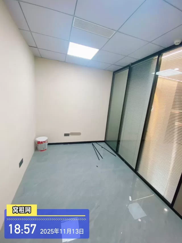 宁波江北山姆超市隔壁写字楼55平米朝南3000元/月出租