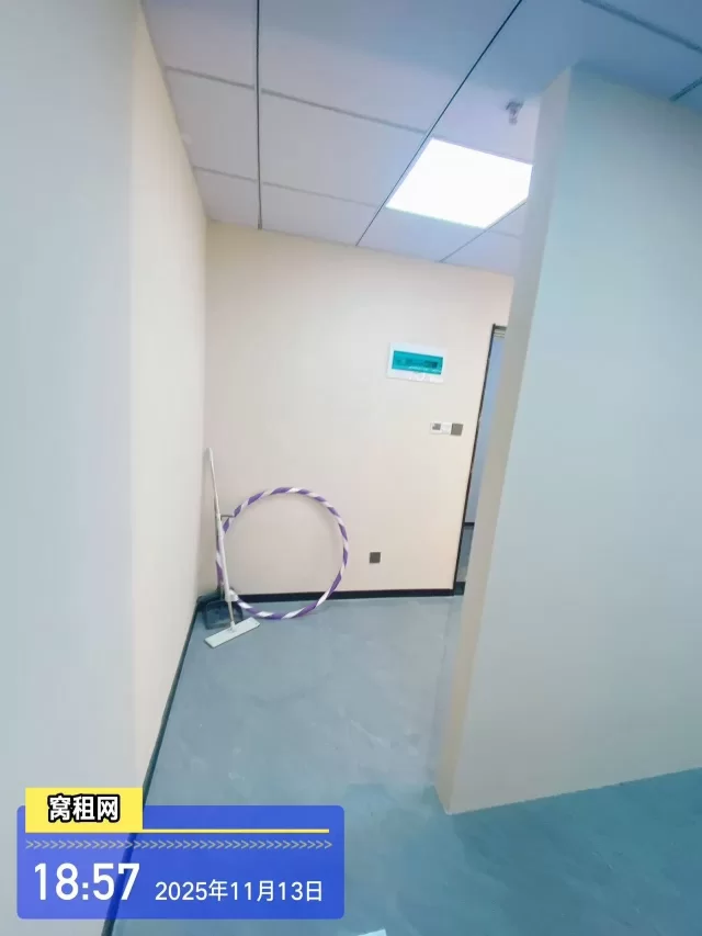 宁波江北山姆超市隔壁写字楼55平米朝南3000元/月出租