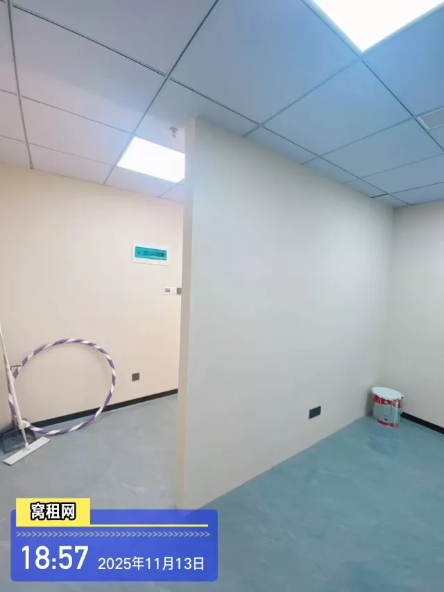 宁波江北山姆超市隔壁写字楼55平米朝南3000元/月出租