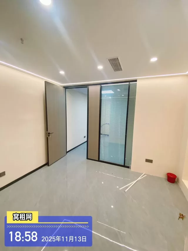 宁波江北山姆超市隔壁写字楼55平米朝南3000元/月出租