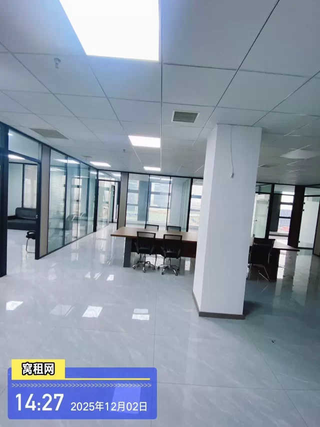 江北地铁4号线出口100米写字楼招租310平米租金13000元