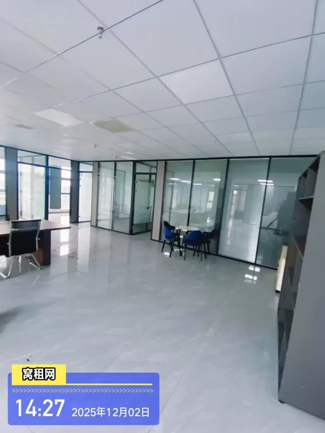 江北地铁4号线出口100米写字楼招租310平米租金13000元