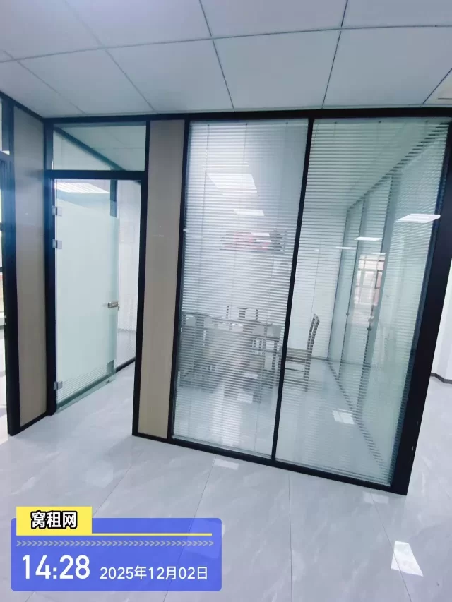 江北地铁4号线出口100米写字楼招租310平米租金13000元
