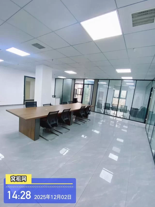 江北地铁4号线出口100米写字楼招租310平米租金13000元