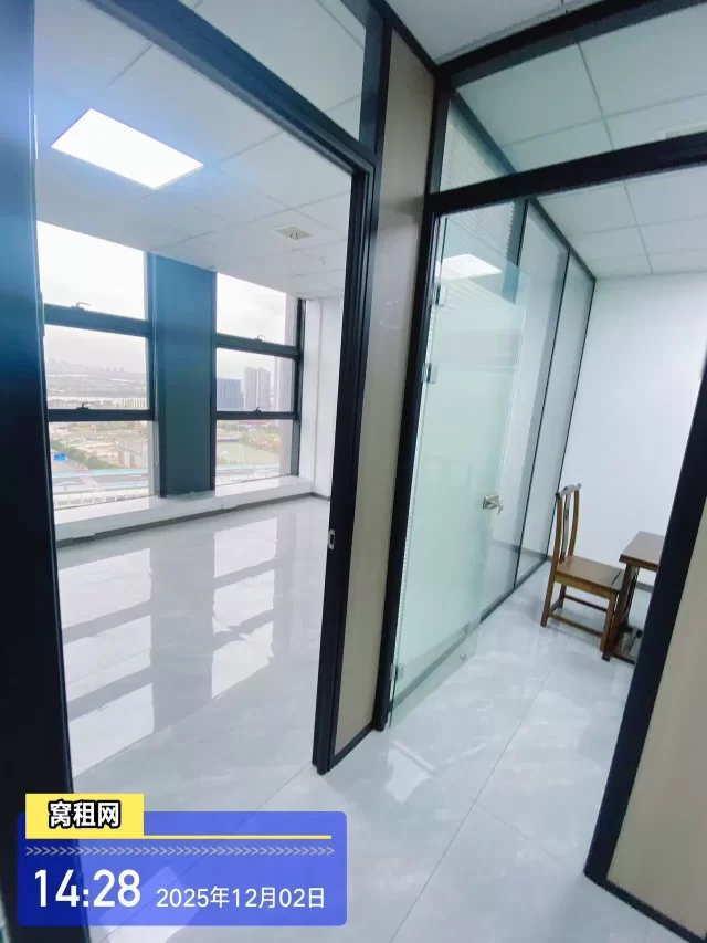 江北地铁4号线出口100米写字楼招租310平米租金13000元