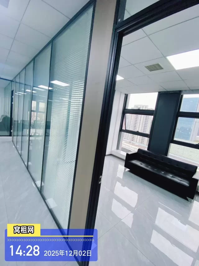 江北地铁4号线出口100米写字楼招租310平米租金13000元