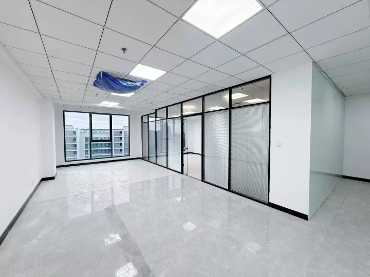 宁波红心美凯龙隔壁和荣大厦133方，单价1.78元，朝南，楼层高，视野开阔