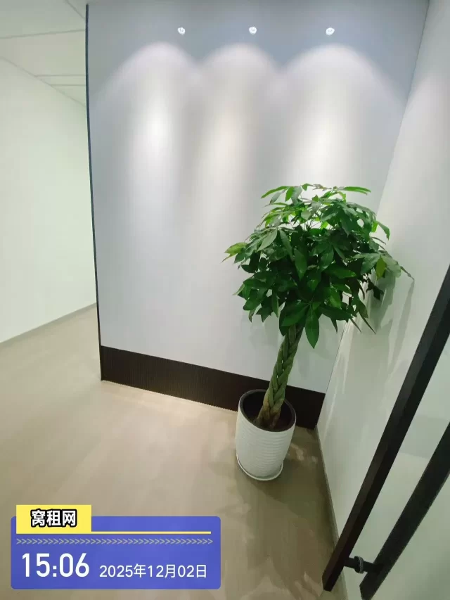 江北远洲酒店隔壁洪辰中心出租58平米2600元/月朝东办公室