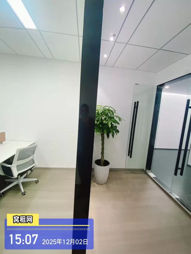 江北远洲酒店隔壁洪辰中心出租58平米2600元/月朝东办公室