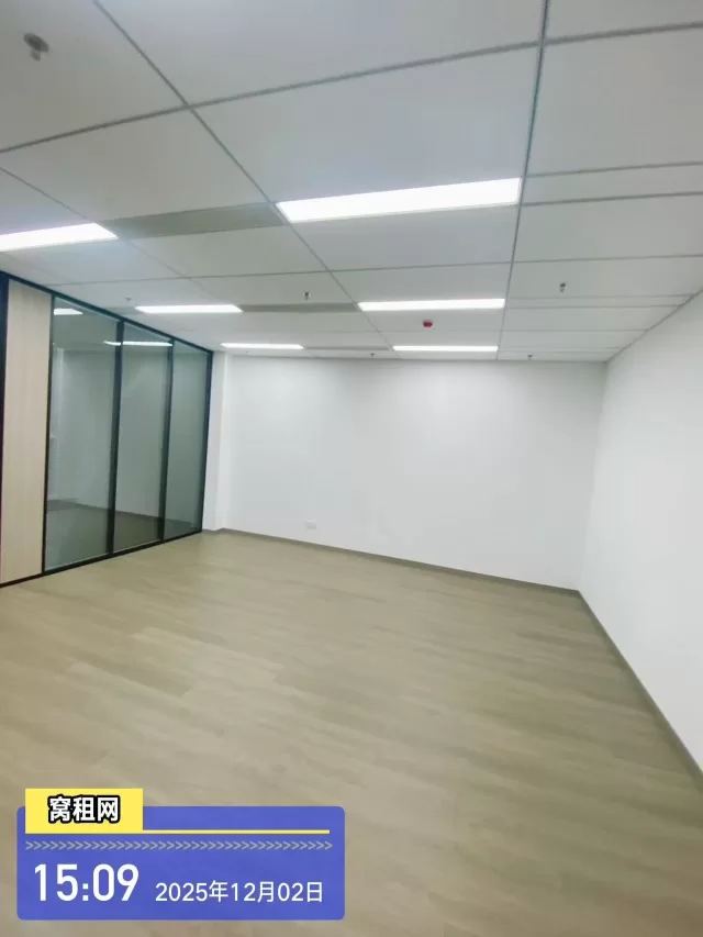 地铁8号线和4号线洪大路站鸿A出口鸿辰中心116平米出租5000元.月精装修办公室