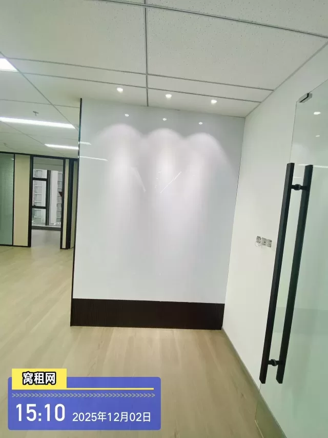 江北保利朗玥旭章附近鸿晨中心写字楼出租面积198平米租金9000元一个月