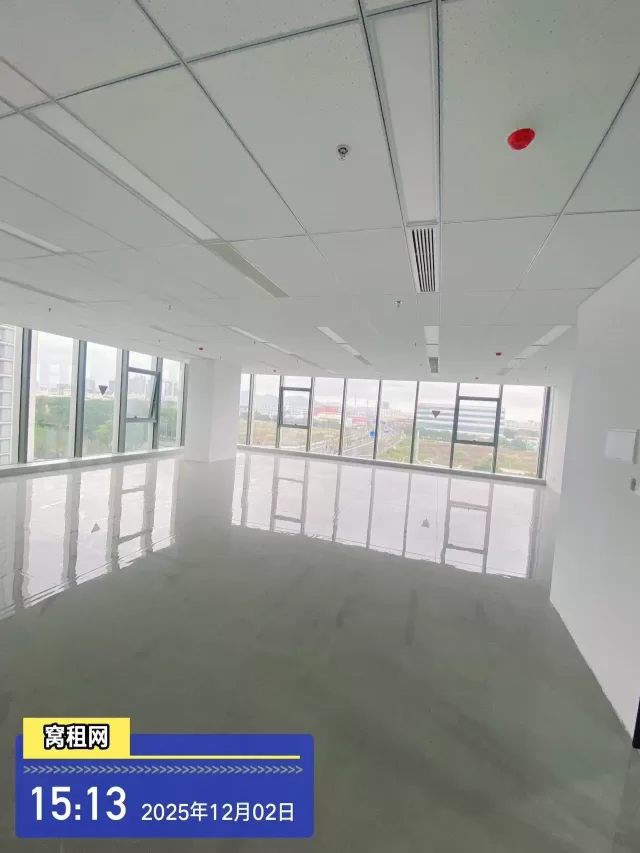 江北万达附近鸿辰中心408平米全新装修办公出租18600元/月