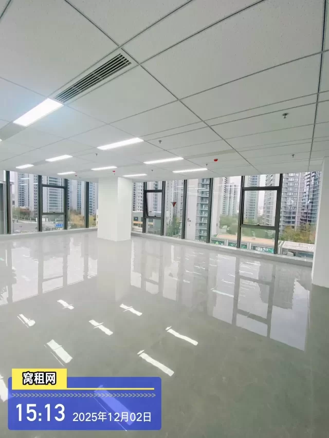 江北万达附近鸿辰中心408平米全新装修办公出租18600元/月