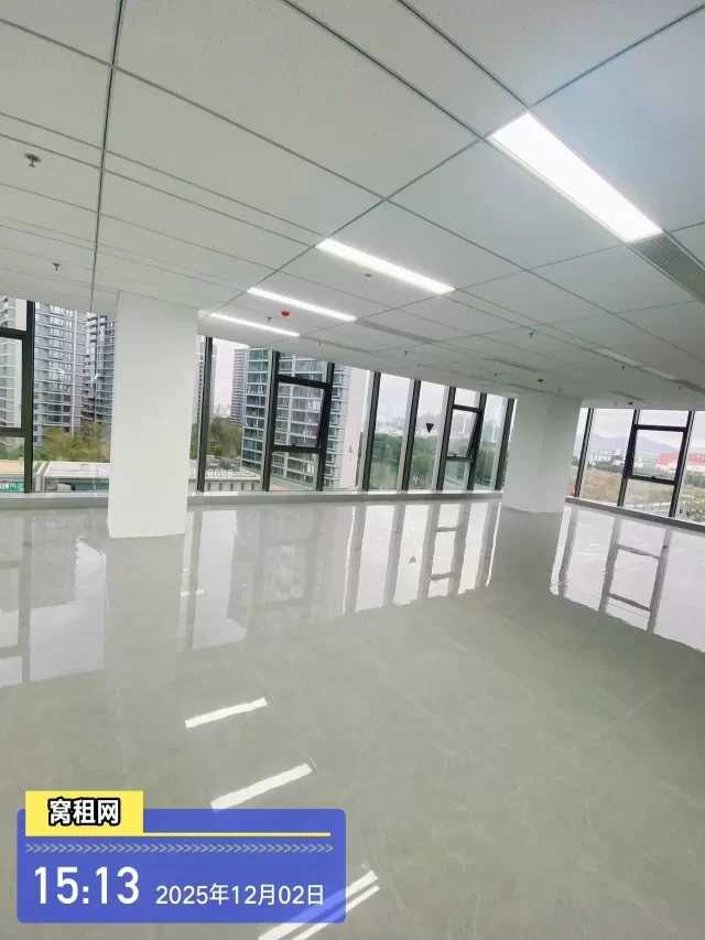 江北万达附近鸿辰中心408平米全新装修办公出租18600元/月