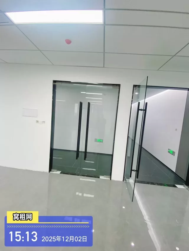 江北万达附近鸿辰中心408平米全新装修办公出租18600元/月