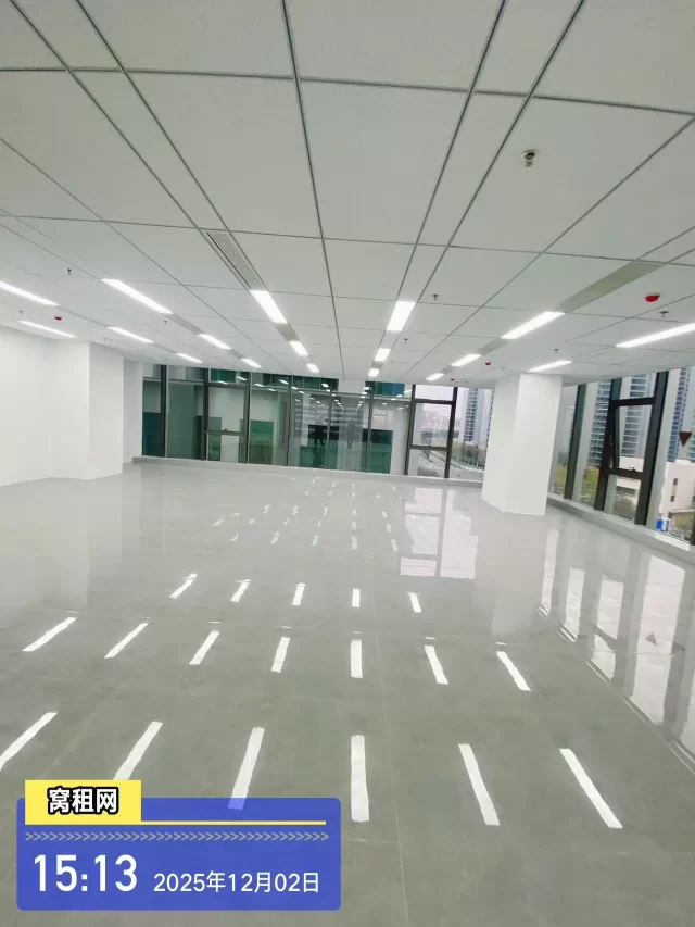 江北万达附近鸿辰中心408平米全新装修办公出租18600元/月