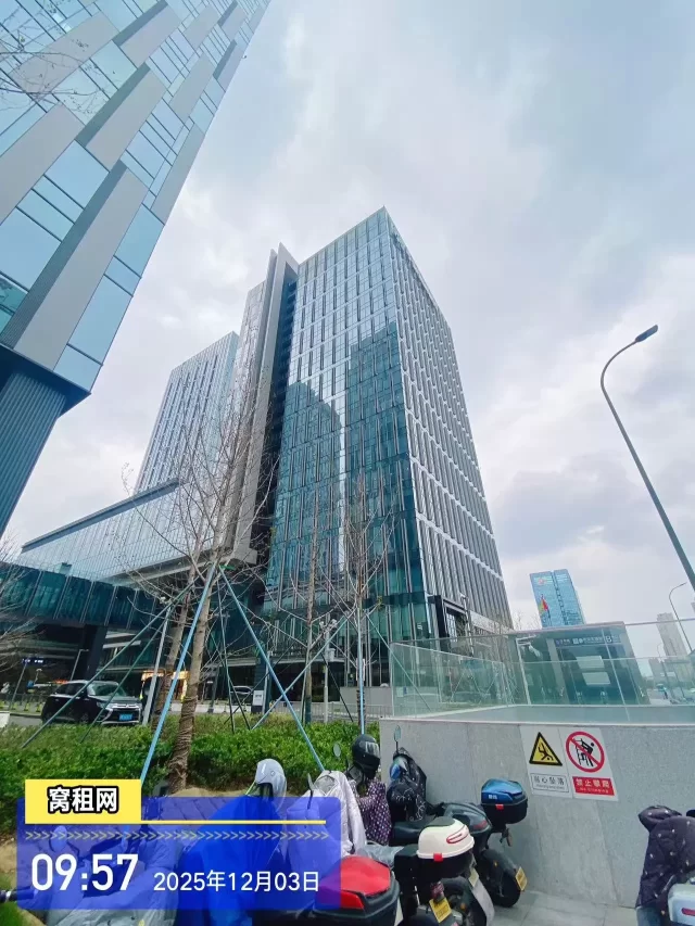 保税区国贸中心大楼(图1) 保税区国贸中心大楼(图1)