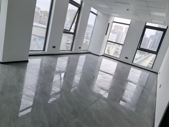 博日大厦75平  西北双面采光  可配家具、做隔间租金3400元