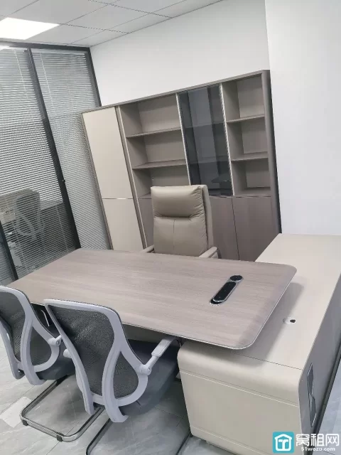 海曙印象城附近博日大厦70平 朝南  一个隔间 配家具出租3200元