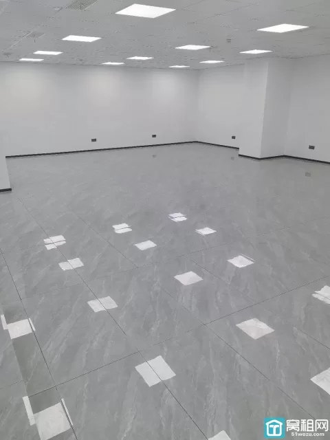 宁波海曙月映澜堂附近博日大厦 210平  电梯口朝南  可配家具、做隔间