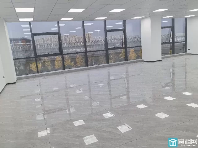 宁波海曙月映澜堂附近博日大厦 210平  电梯口朝南  可配家具、做隔间