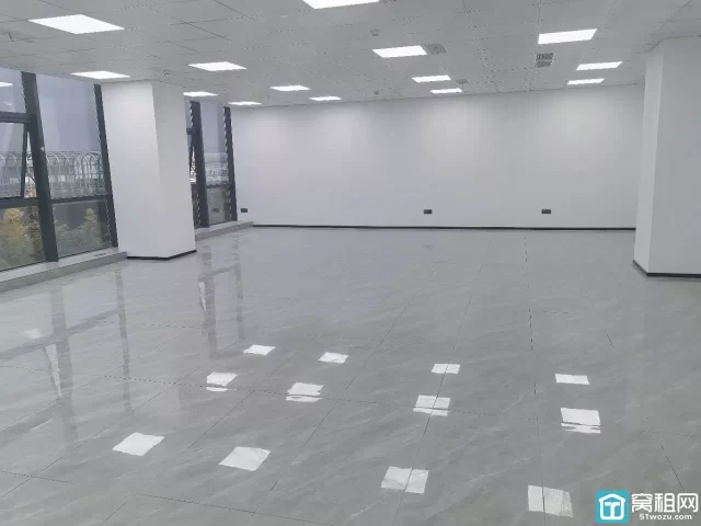 宁波海曙月映澜堂附近博日大厦 210平  电梯口朝南  可配家具、做隔间