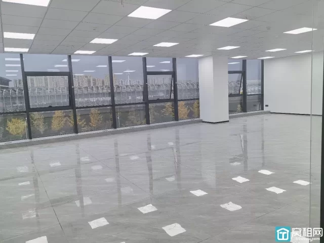 宁波海曙月映澜堂附近博日大厦 210平  电梯口朝南  可配家具、做隔间