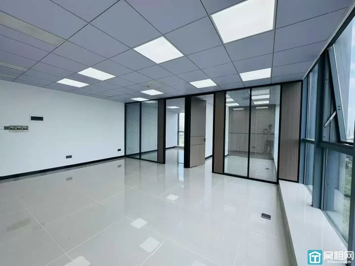 老江东区绿园大厦出租建筑面积125平，特价4999/月，西南双采光