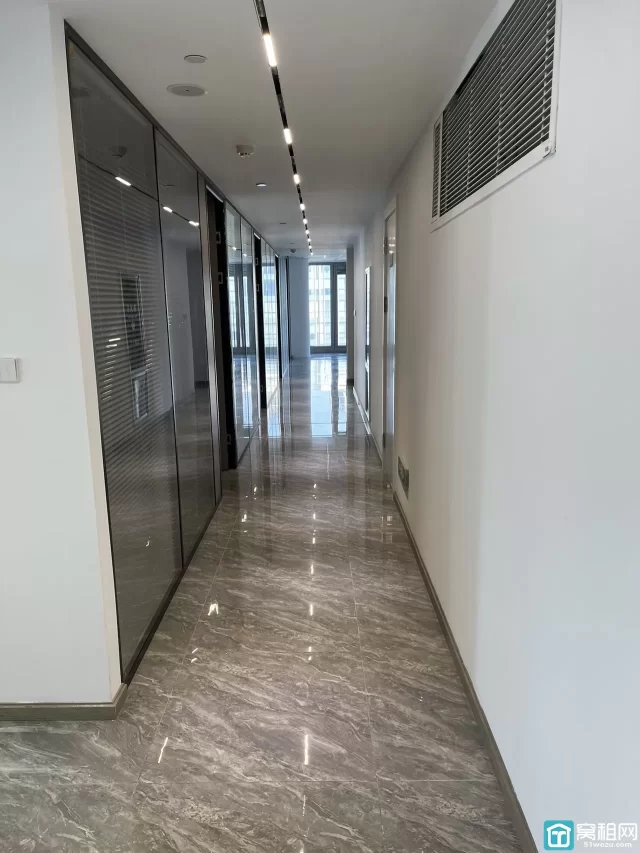 南部商务区天童南路639号办公楼出租603平米办公室地铁口