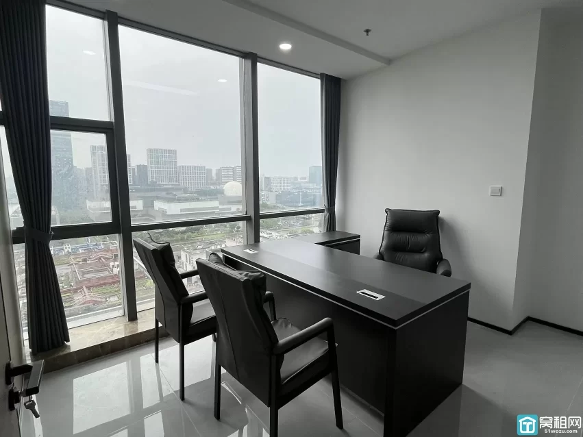 文化广场对面嘉恒广场B座面积：125m²单价：2.1元/m²/天