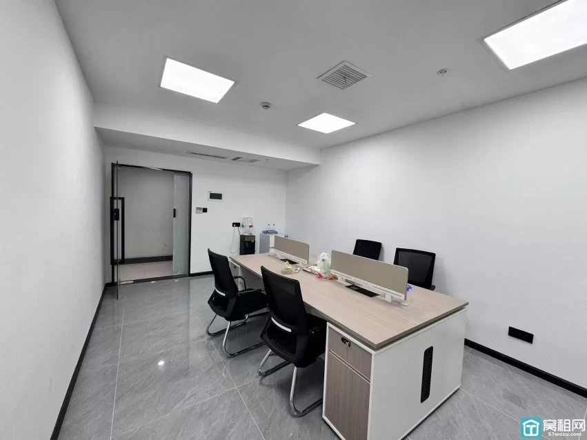 高新区地铁5号线6号线出口写字楼科贸中心出租55平米特价2200