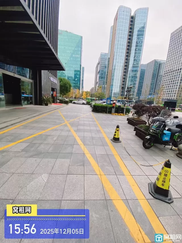 南部商务区广博丽景停车包月收费多少?