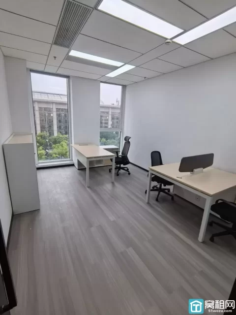 维科月湖金汇大厦出租32平包水电物业网络空调费，带家具2920元/月