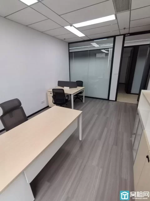 维科月湖金汇大厦出租32平包水电物业网络空调费，带家具2920元/月