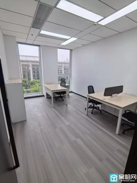 维科月湖金汇大厦出租32平包水电物业网络空调费，带家具2920元/月