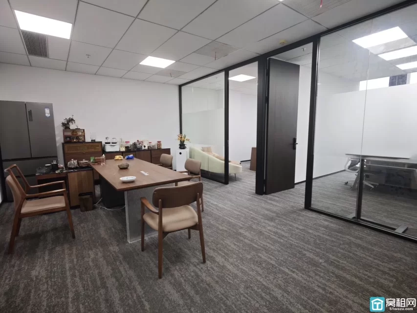 海曙区和义大道商圈宁波和创大厦127.05平米写字楼出租8500元/月(图2) 海曙区和义大道商圈宁波和创大厦127.05平米写字楼出租8500元/月(图2)