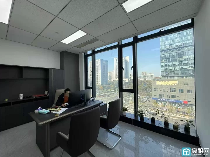 南部商务区三禾大厦117平方 全新精装修2隔间 带全套办公家具 房东直租