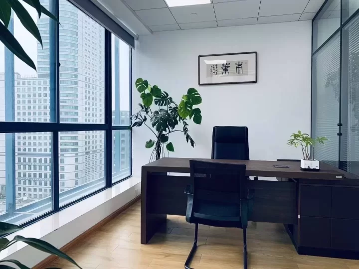 健宸大厦74平，朝南，2970元/月，包物业费，含税开票，包公摊水电，独立电表