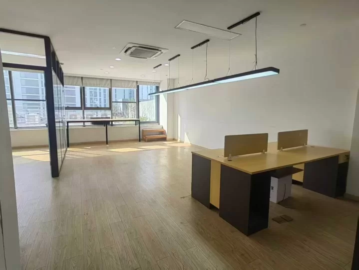 联安红帮大厦190平带装修出租单价：1.7元